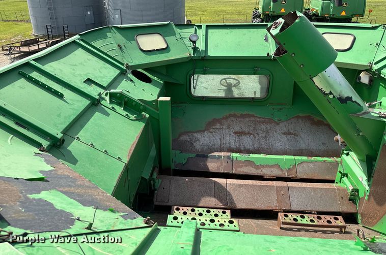 image for item EJ0389 2006 John Deere 9760 STS RWA combine