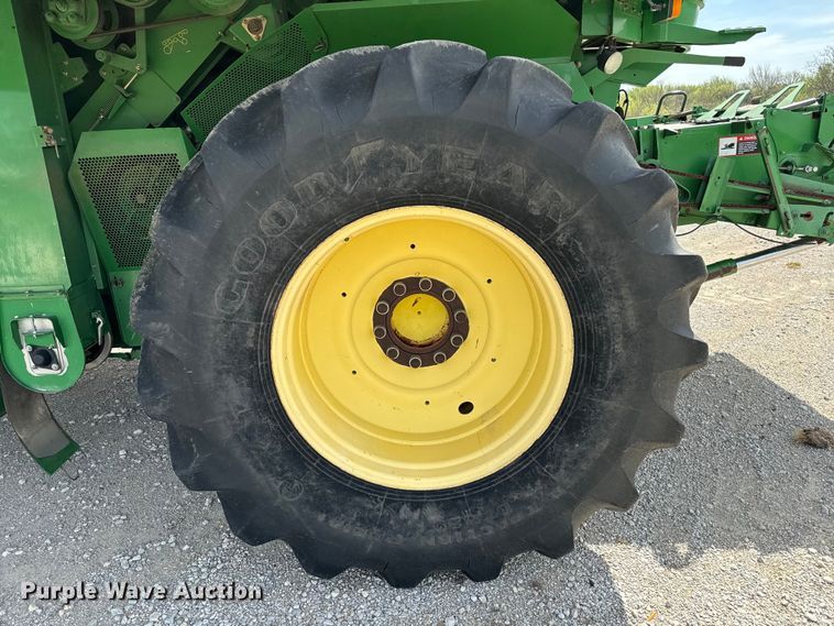 image for item EJ0389 2006 John Deere 9760 STS RWA combine