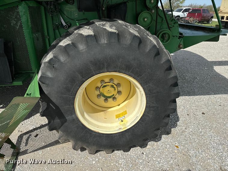 image for item EJ0389 2006 John Deere 9760 STS RWA combine