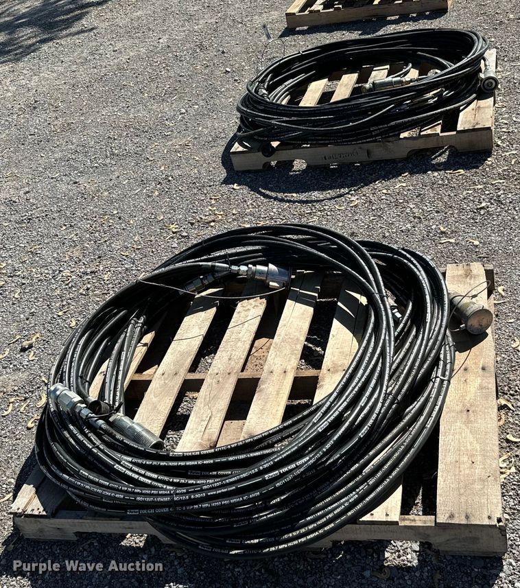 image for item EJ0537 (8) 40'L hydraulic hoses