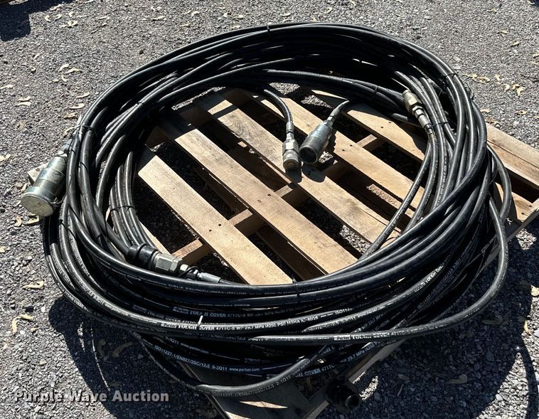 image for item EJ0537 (8) 40'L hydraulic hoses