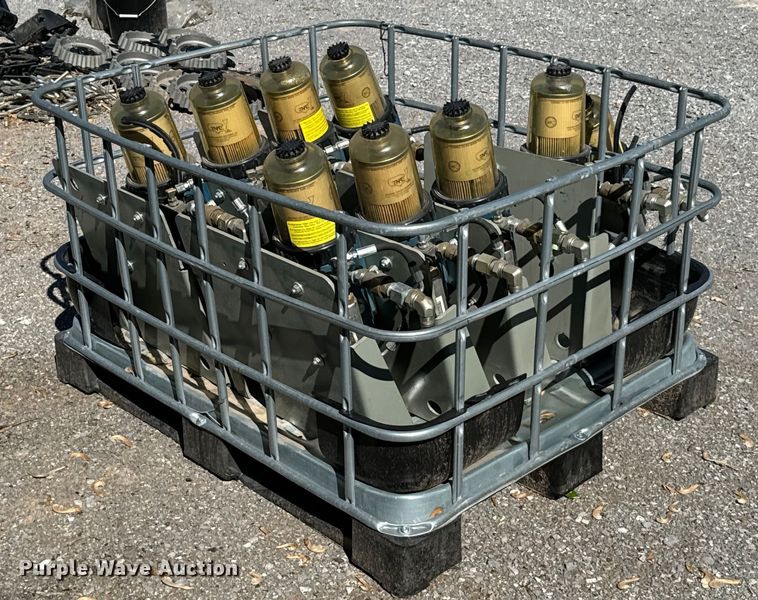 image for item EJ0538 (9) Fleetguard FH234 fuel filter units