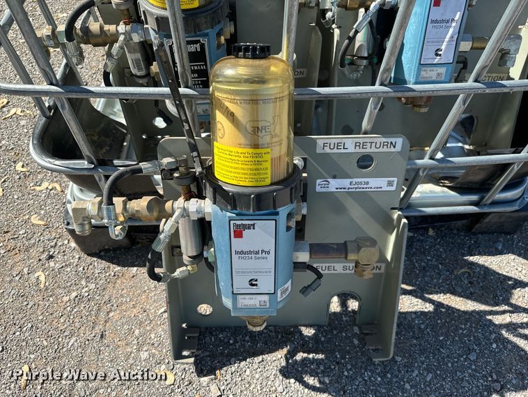 image for item EJ0538 (9) Fleetguard FH234 fuel filter units