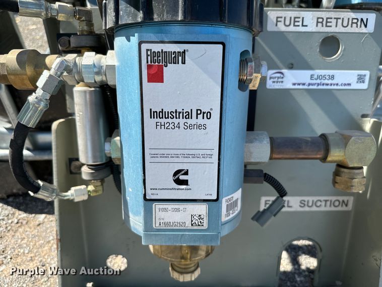 image for item EJ0538 (9) Fleetguard FH234 fuel filter units