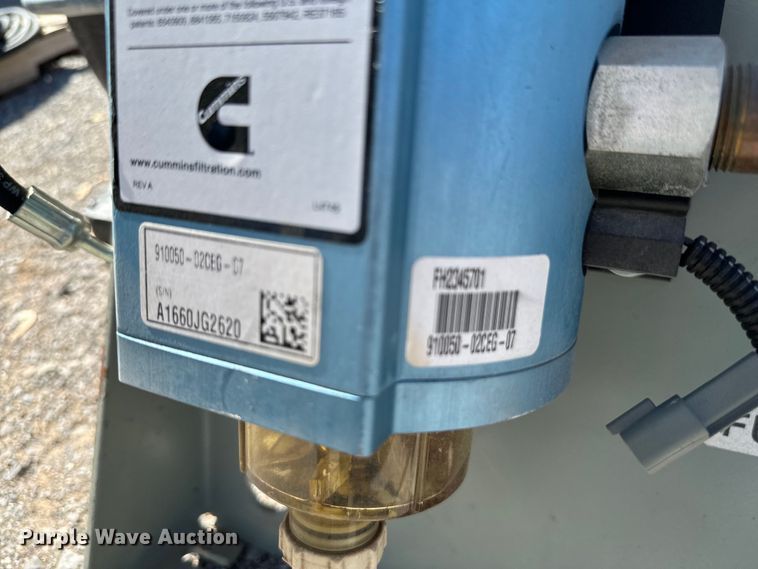 image for item EJ0538 (9) Fleetguard FH234 fuel filter units