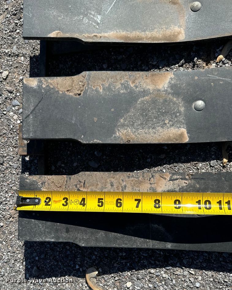 image for item EJ0540 Milo guards