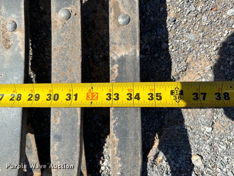 image for item EJ0540 Milo guards