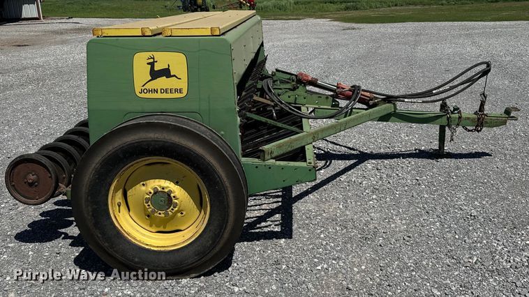 image for item EJ0552 John Deere 8350 grain drill