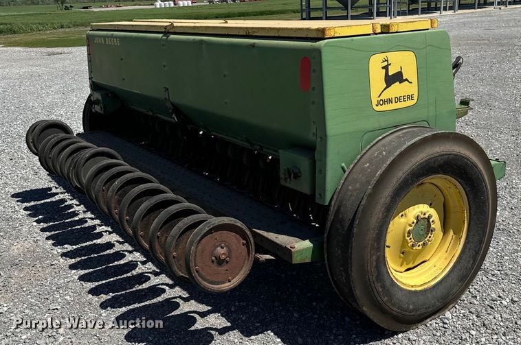 image for item EJ0552 John Deere 8350 grain drill