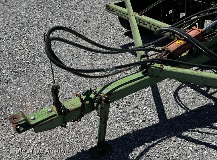 image for item EJ0552 John Deere 8350 grain drill