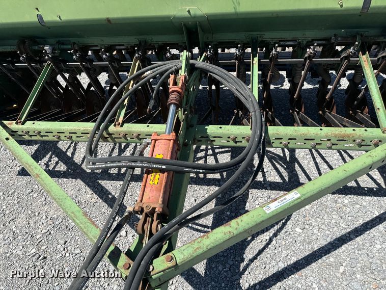 image for item EJ0552 John Deere 8350 grain drill