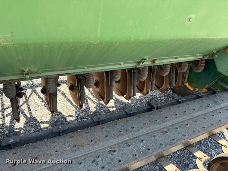 image for item EJ0552 John Deere 8350 grain drill