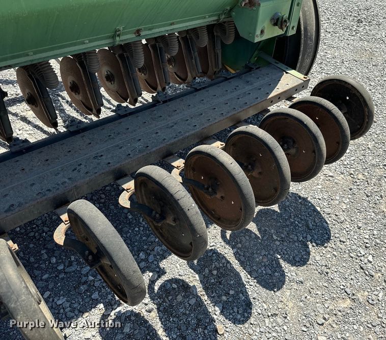 image for item EJ0552 John Deere 8350 grain drill