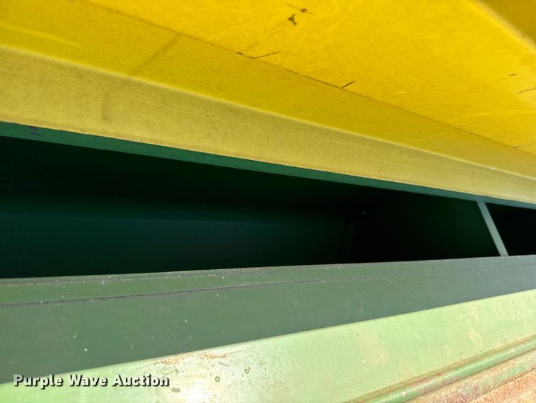 image for item EJ0552 John Deere 8350 grain drill