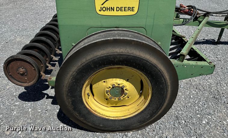 image for item EJ0552 John Deere 8350 grain drill