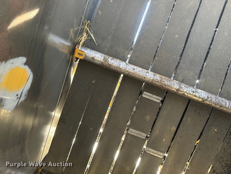 image for item EJ2691 2006 Vermeer 605M round baler