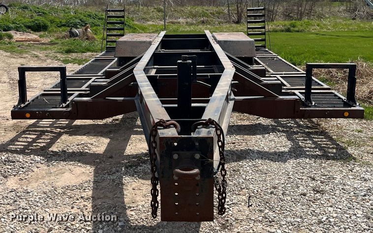 image for item LD9413 1999 Behnke sprayer trailer