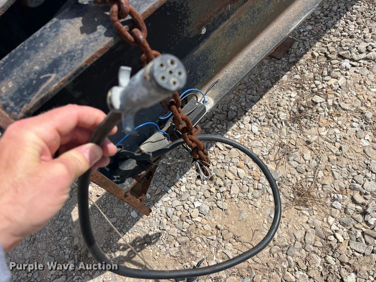 image for item LD9413 1999 Behnke sprayer trailer