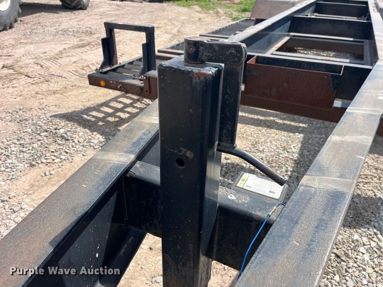 image for item LD9413 1999 Behnke sprayer trailer