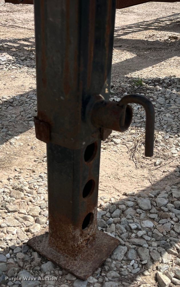 image for item LD9413 1999 Behnke sprayer trailer