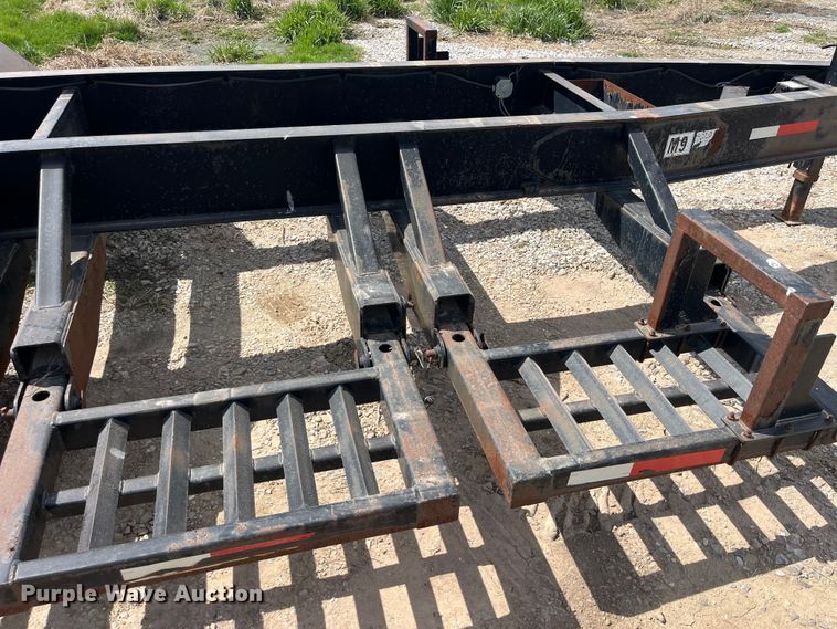 image for item LD9413 1999 Behnke sprayer trailer