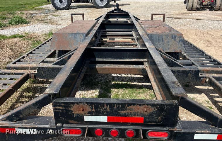 image for item LD9413 1999 Behnke sprayer trailer