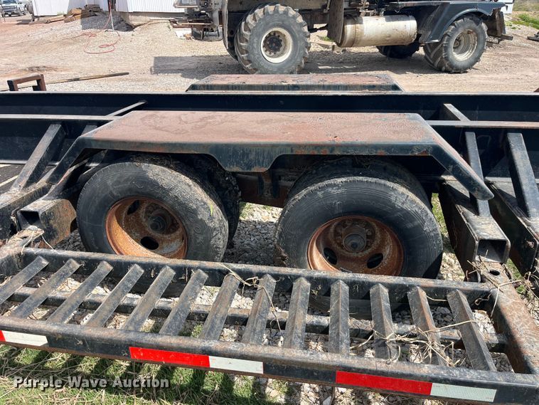 image for item LD9413 1999 Behnke sprayer trailer