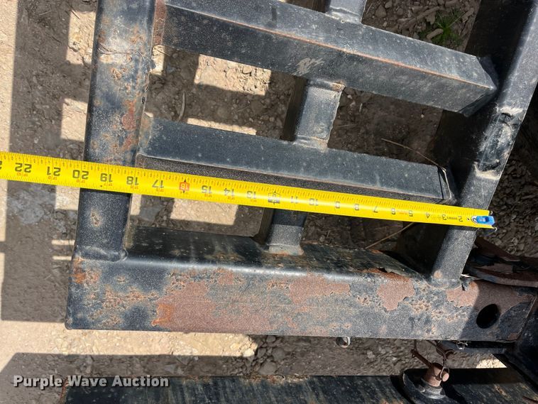 image for item LD9413 1999 Behnke sprayer trailer