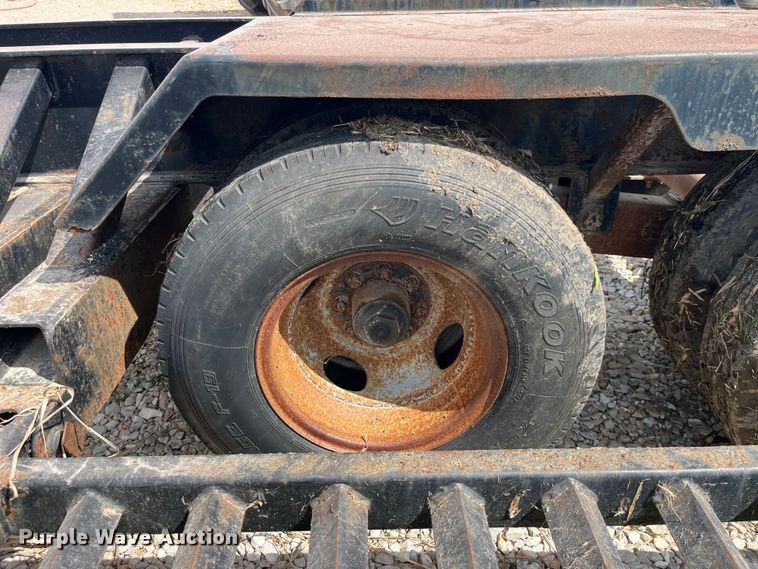 image for item LD9413 1999 Behnke sprayer trailer