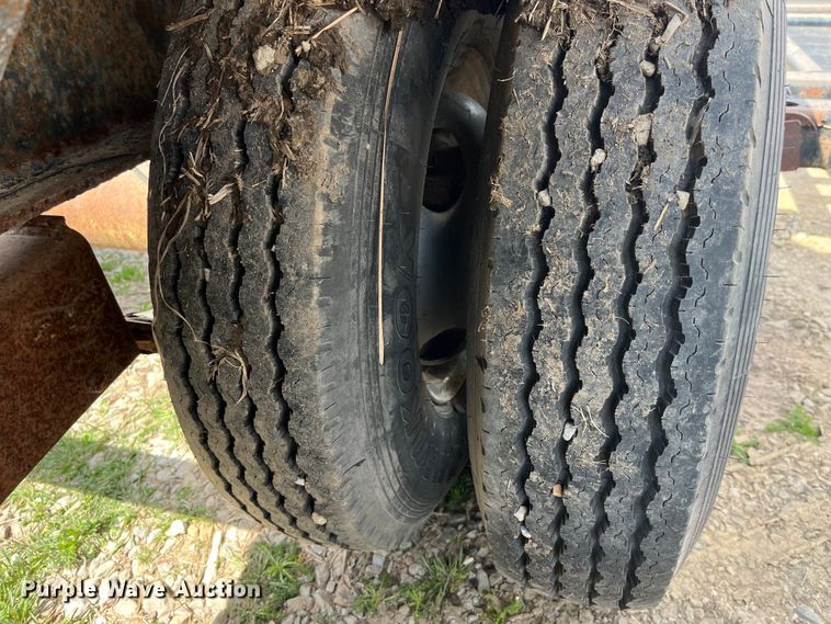 image for item LD9413 1999 Behnke sprayer trailer