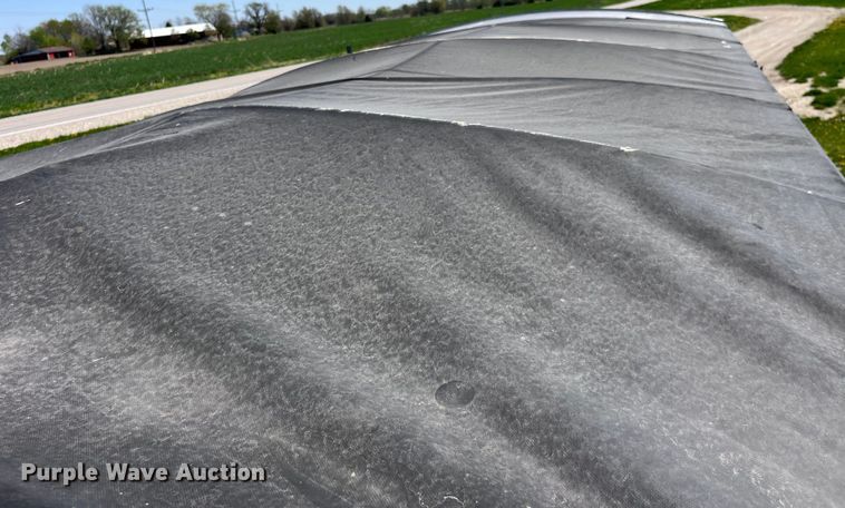 image for item LD9433 1999 International 8100 fertilizer delivery truck