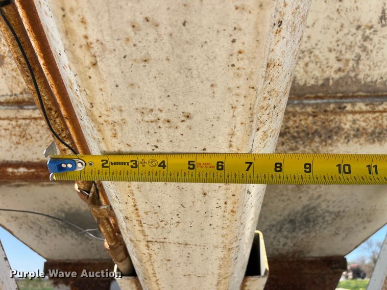 image for item LD9433 1999 International 8100 fertilizer delivery truck