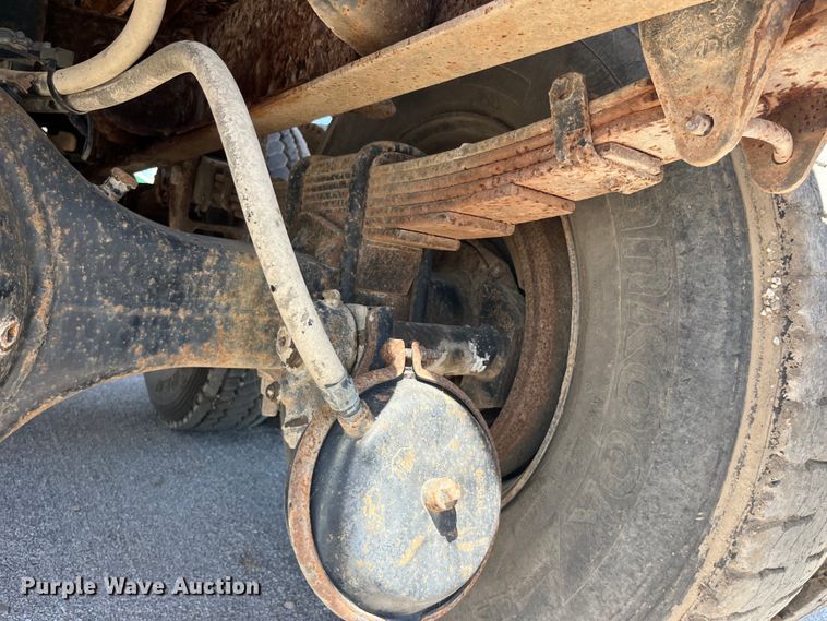 image for item LD9433 1999 International 8100 fertilizer delivery truck