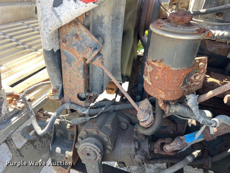 image for item LD9433 1999 International 8100 fertilizer delivery truck