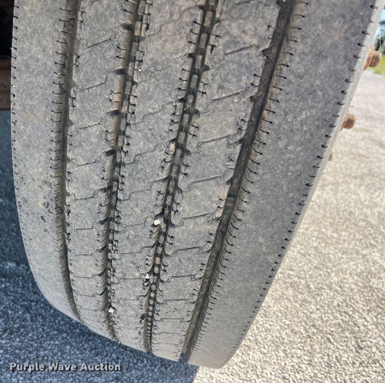 image for item LD9433 1999 International 8100 fertilizer delivery truck