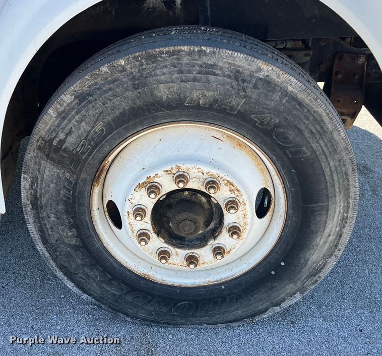 image for item LD9433 1999 International 8100 fertilizer delivery truck