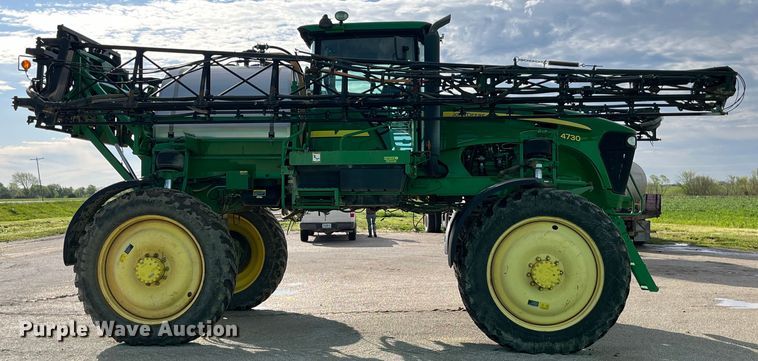 image for item LD9435 2008 John Deere  4730 sprayer