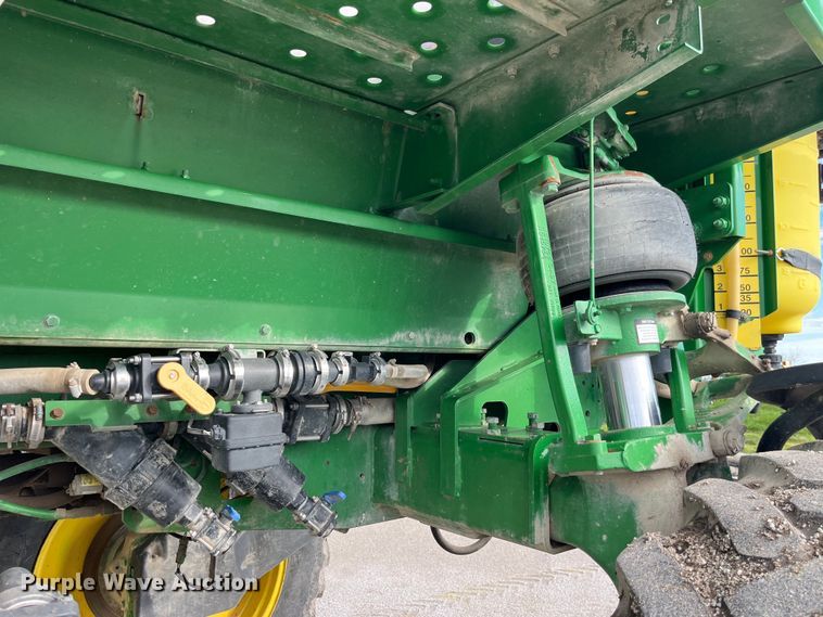 image for item LD9435 2008 John Deere  4730 sprayer