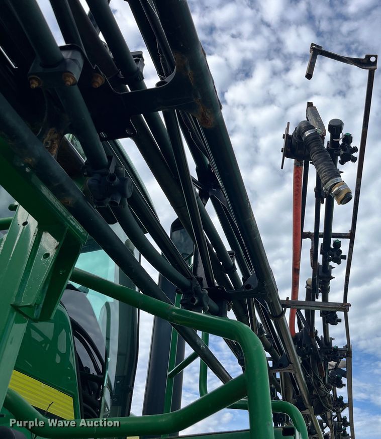 image for item LD9435 2008 John Deere  4730 sprayer