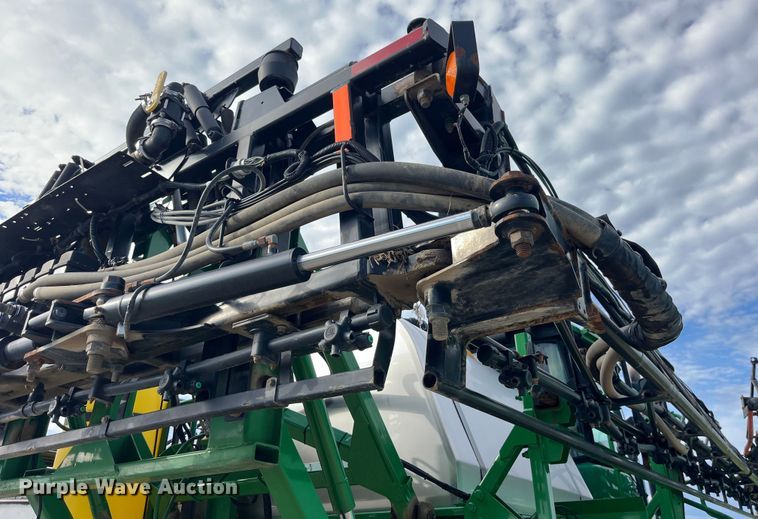 image for item LD9435 2008 John Deere  4730 sprayer