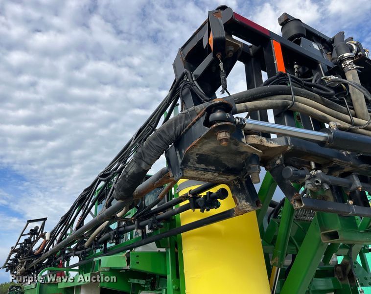 image for item LD9435 2008 John Deere  4730 sprayer
