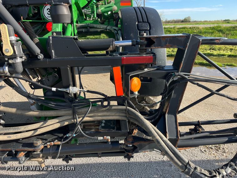 image for item LD9435 2008 John Deere  4730 sprayer