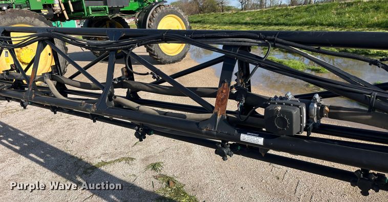 image for item LD9435 2008 John Deere  4730 sprayer