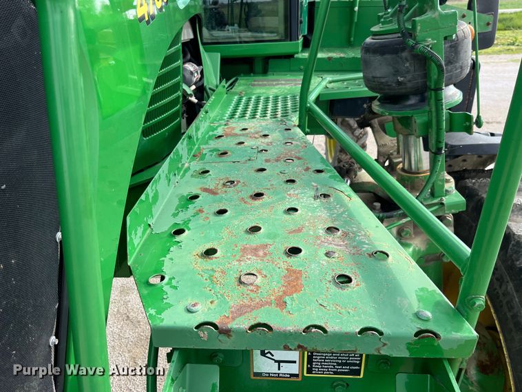 image for item LD9435 2008 John Deere  4730 sprayer