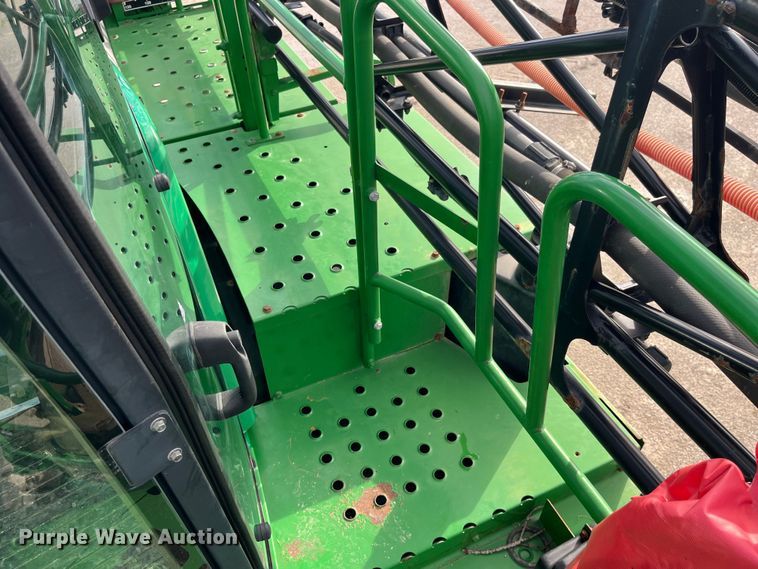 image for item LD9435 2008 John Deere  4730 sprayer