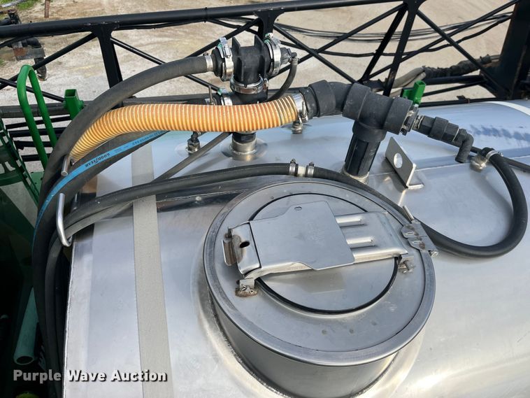 image for item LD9435 2008 John Deere  4730 sprayer