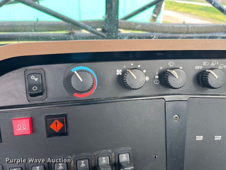 image for item LD9435 2008 John Deere  4730 sprayer