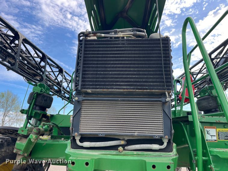 image for item LD9435 2008 John Deere  4730 sprayer