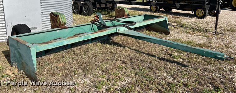 image for item LU9834 Box blade