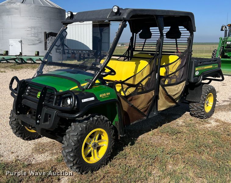 image for item LU9836 2015 John Deere Gator 825E utility vehicle